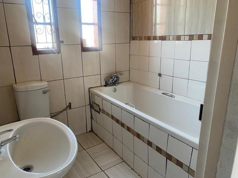 2 Bedroom Property for Sale in Ezibeleni Eastern Cape